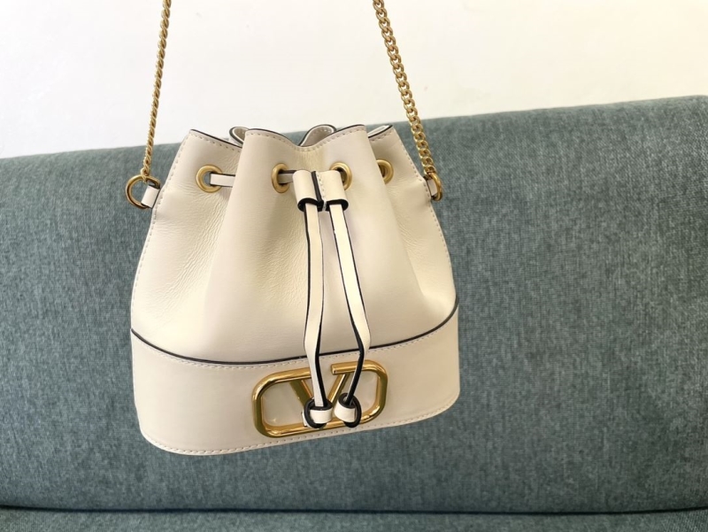 Va1e*ntin0 bucket bag